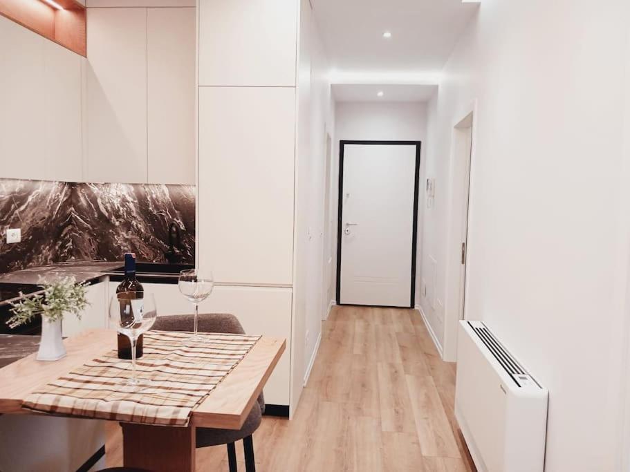 Apartament Genci's Wlora